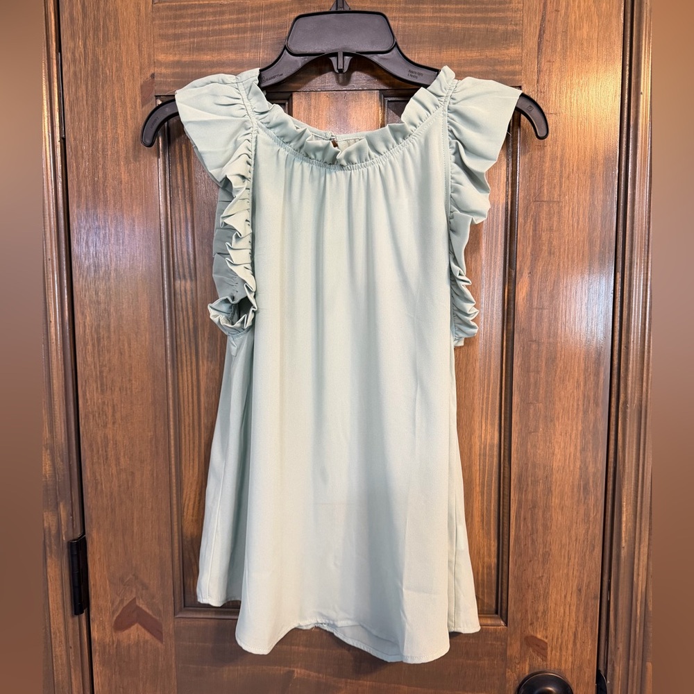 NWT Blu Pepper Mint Green Ruffle Sleeve Blouse